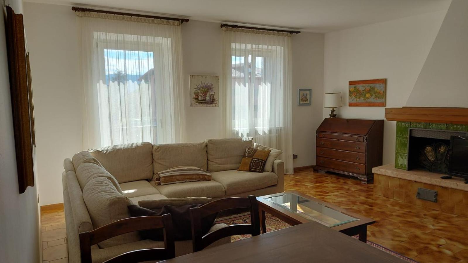 Casa Vacanze Paola Romeno Exteriér fotografie