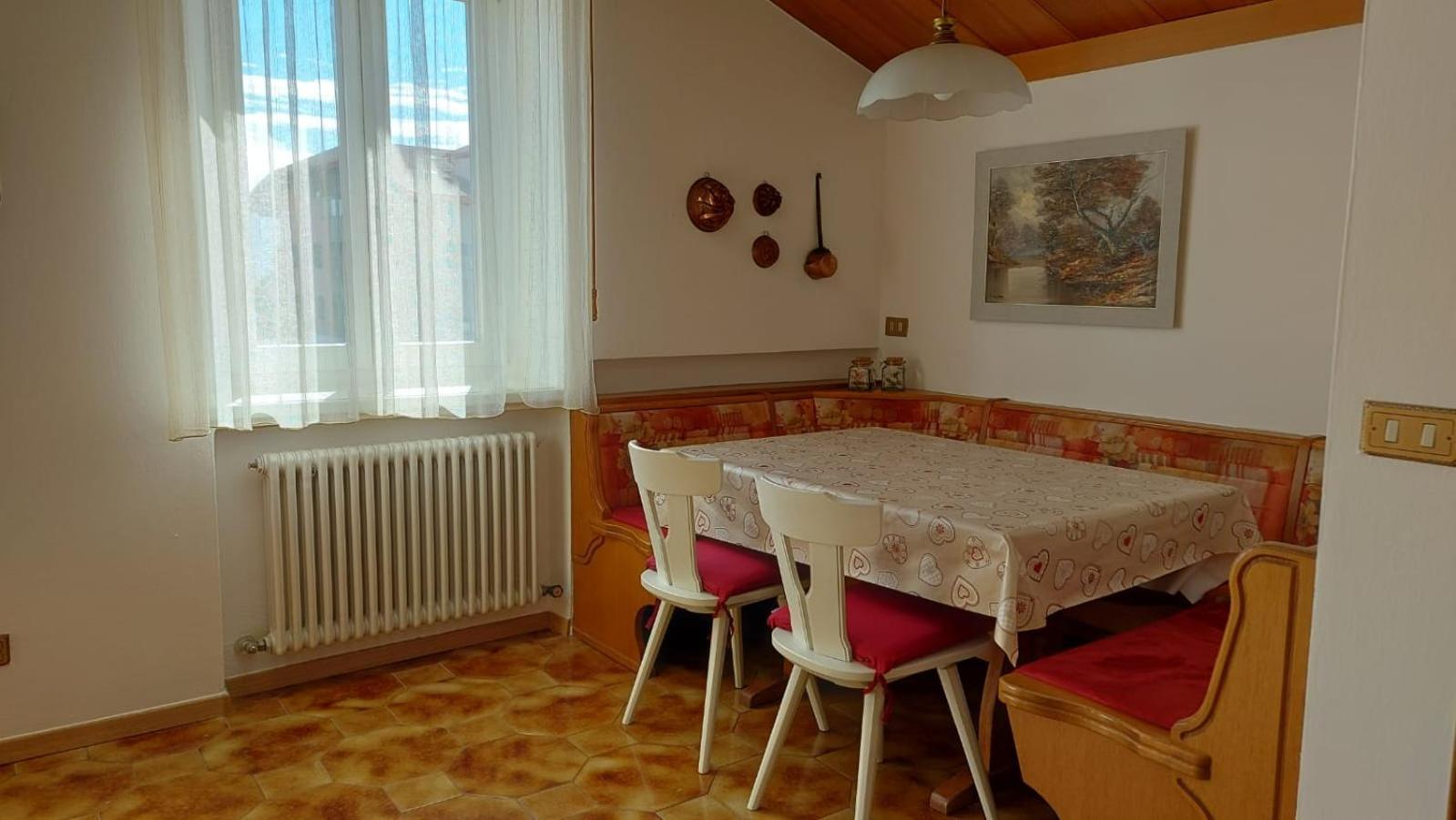 Casa Vacanze Paola Romeno Exteriér fotografie