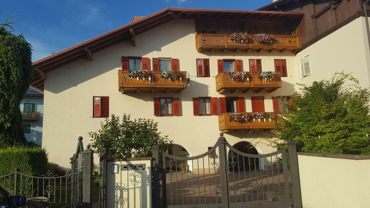 Casa Vacanze Paola Romeno Exteriér fotografie